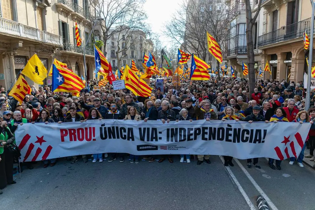 Manifestaci&oacute;n de ANC y CdRep &lsquo;Prou! &Uacute;nica via: independ&egrave;ncia&rsquo;, a 7 de febrero de 2026, en Barcelona, Catalunya (Espa&ntilde;a). 