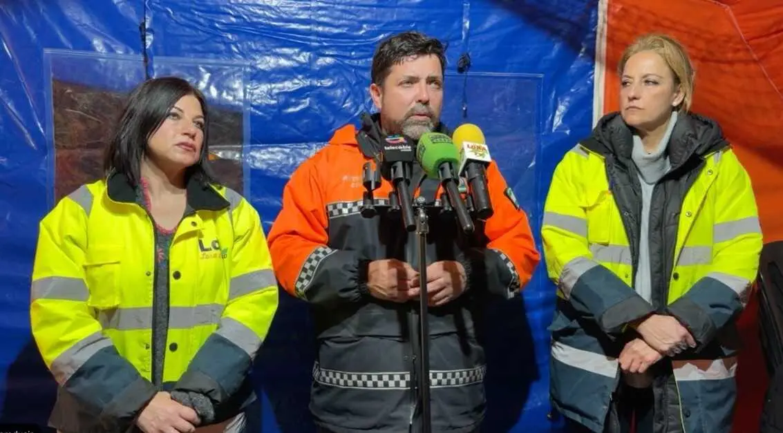 El alcalde de Lora del R&iacute;o, Antonio Miguel Enamorado, en la rueda de prensa.