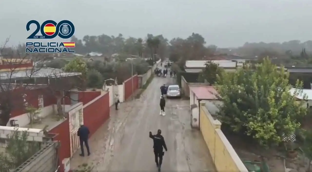 Regresan a las viviendas las familias desalojadas por la crecida del r&iacute;o Guadalquivir en C&oacute;rdoba.