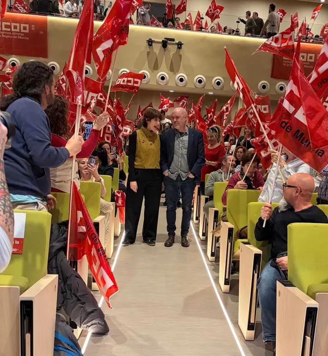 El secretario general de la Confederaci&oacute;n Sindical de CCOO, Unai Sordo, participa en una asamblea con 375 delegados del sindicato junto con la la secretaria general de CCOO Regi&oacute;n de Murcia, Teresa Fuentes