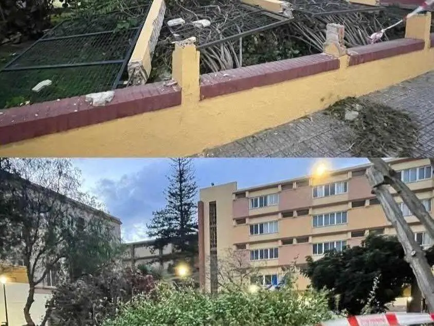 Ca&iacute;da del muro del IES Leopoldo Queipo de Melilla.