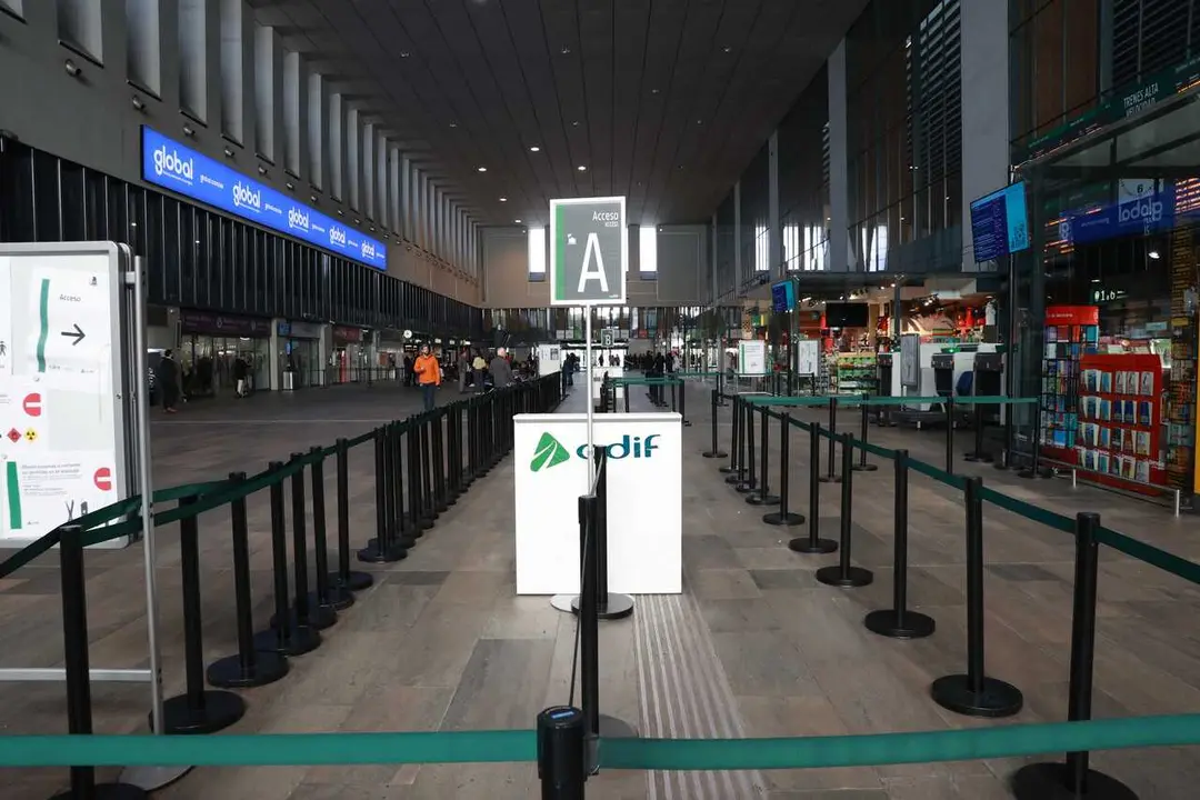 Imagen del vest&iacute;bulo de la estaci&oacute;n de Santa Justa de Sevilla