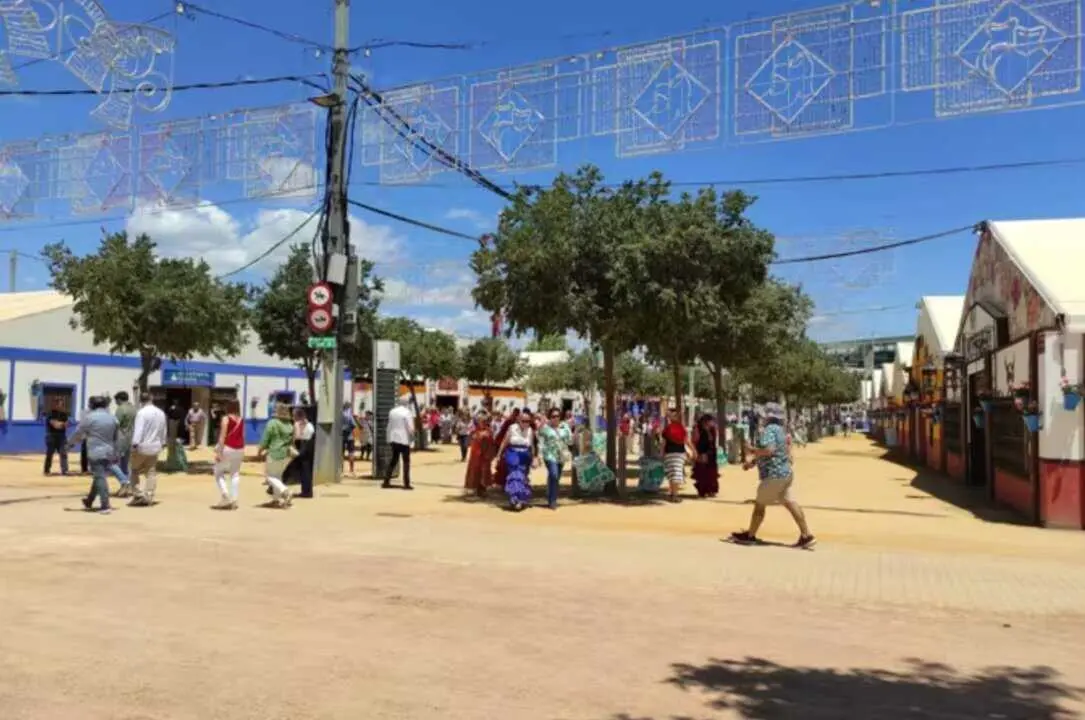  Archivo - Una de las calles del recinto de casetas en la Feria de C&oacute;rdoba.<br>- EUROPA PRESS - Archivo 
