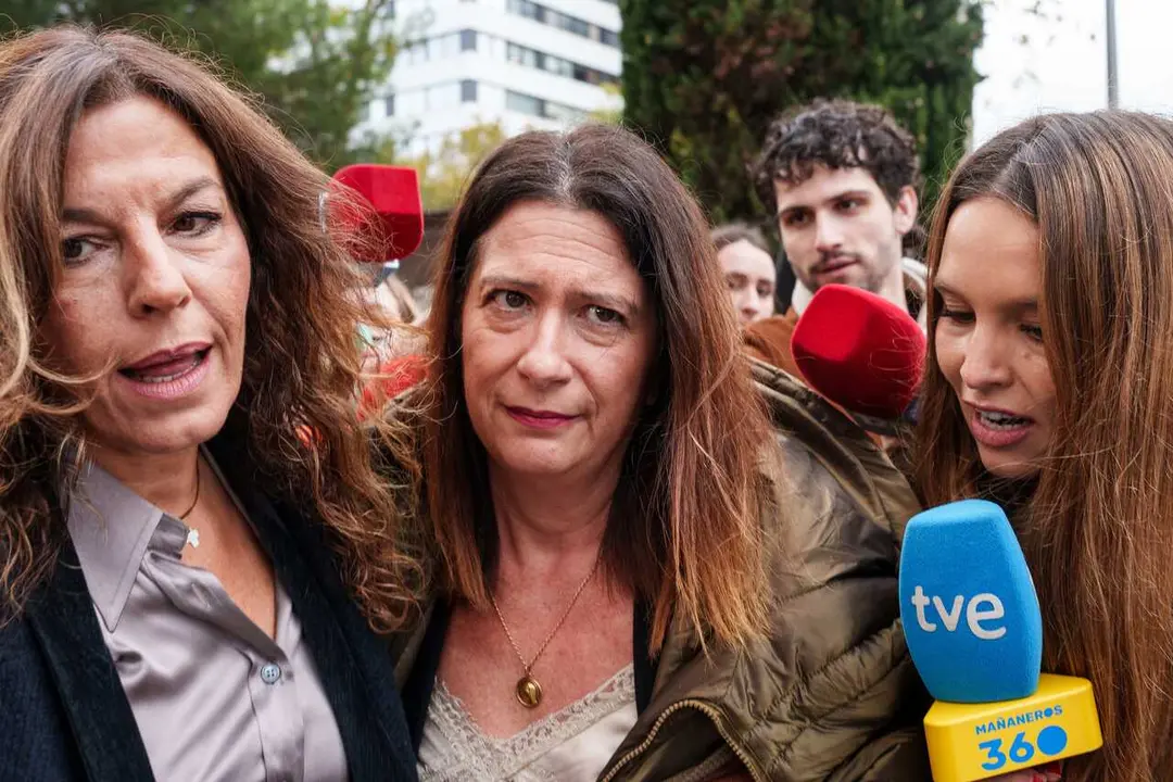 Archivo - Leire D&iacute;ez a su llegada a los juzgados de Plaza de Castilla para declarar por el caso &lsquo;Leire D&iacute;ez&rsquo;, a 17 de noviembre de 2025, en Madrid (Espa&ntilde;a). 