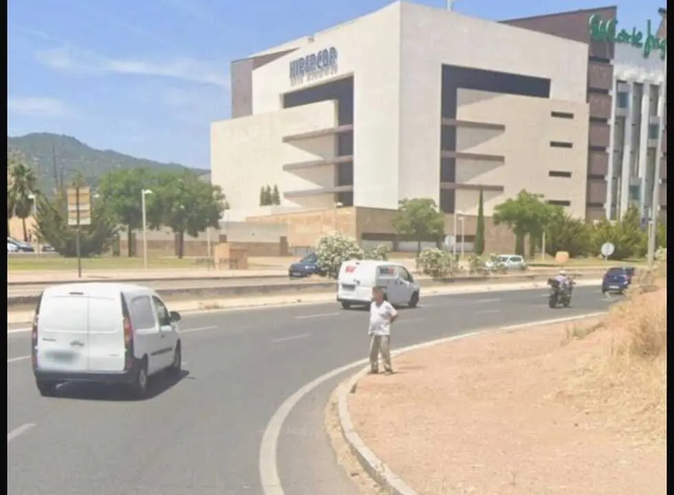  Paula Badanelli respalda la construcci&oacute;n de una segunda pasarela peatonal y la reordenaci&oacute;n del tr&aacute;fico ante el crecimiento demogr&aacute;fico y el riesgo diario que sufren las familias 