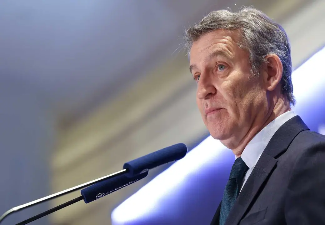 El presdiente del PP, Alberto N&uacute;&ntilde;ez Feij&oacute;o, durante un desayuno informativo de Nueva Econom&iacute;a F&oacute;rum, en el Four Seasons Hotel, a 17 de febrero de 2026, en Madrid (Espa&ntilde;a).