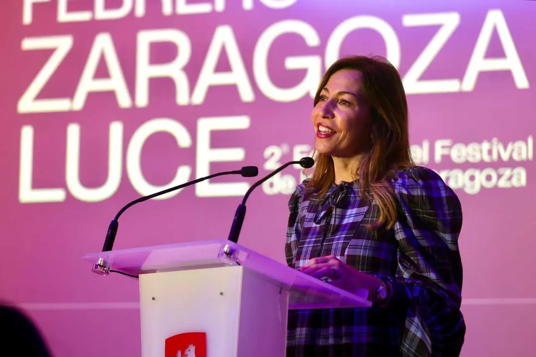 Archivo - La alcaldesa Natalia Chueca durante la presentaci&oacute;n del festival Zaragoza Luce.