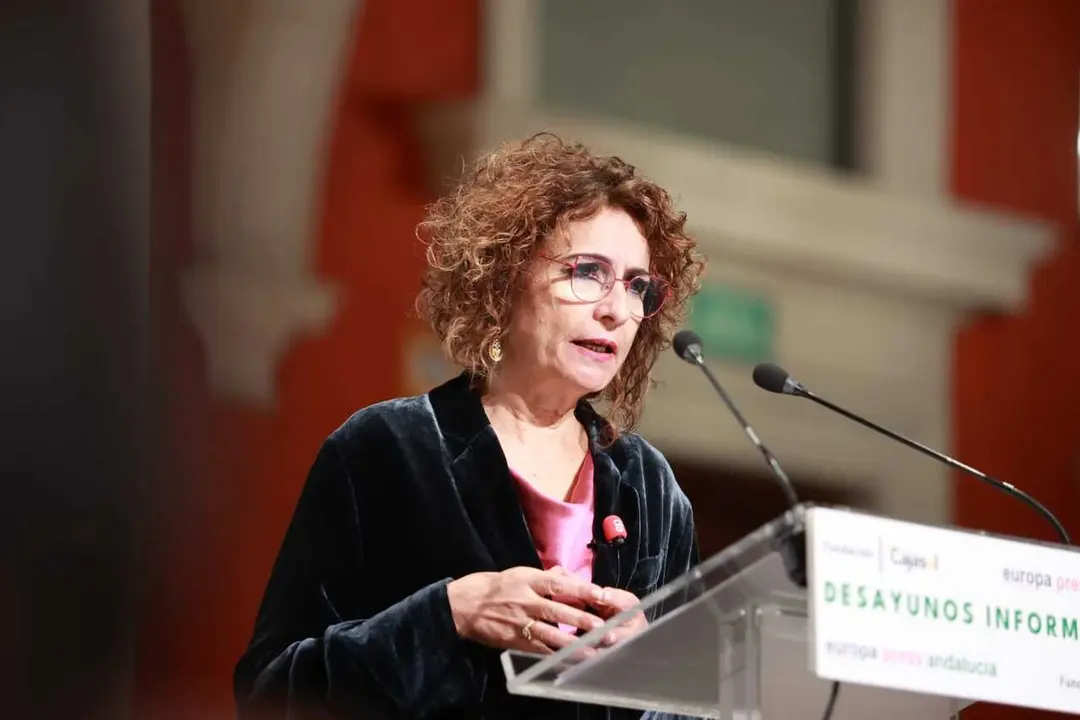 La vicepresidenta primera y ministra de Hacienda, Mar&iacute;a Jes&uacute;s Montero, este viernes en Sevilla durante su participaci&oacute;n en los Desayunos Informativos de Europa Press Andaluc&iacute;a, celebrado con la colaboraci&oacute;n de la Fundaci&oacute;n Cajasol.