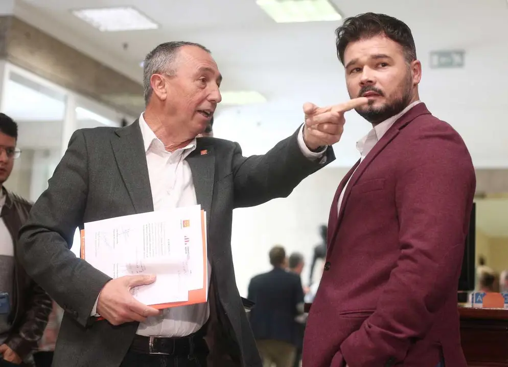 Archivo - El diputado de Comprom&iacute;s, Joan Baldov&iacute; (i), junto al portavoz de ERC en el Congreso, Gabriel Rufi&aacute;n (d)