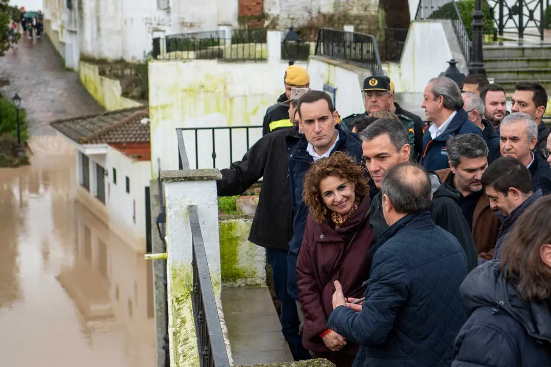 El presidente del Gobierno, Pedro S&aacute;nchez, en Ja&eacute;n por el desbordamiento del Guadalquivir, con la ministra Mar&iacute;a Jes&uacute;s Montero. A 09 de febrero de 2026, en Villanueva de la Reina, Ja&eacute;n (Andaluc&iacute;a, Espa&ntilde;a). 