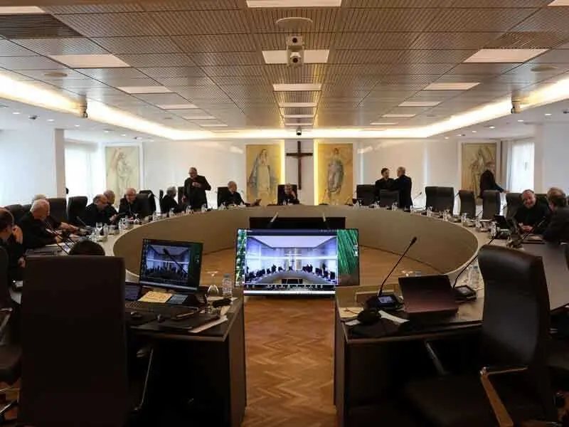 Una reuni&oacute;n de la Comisi&oacute;n Permanente de la CEE.