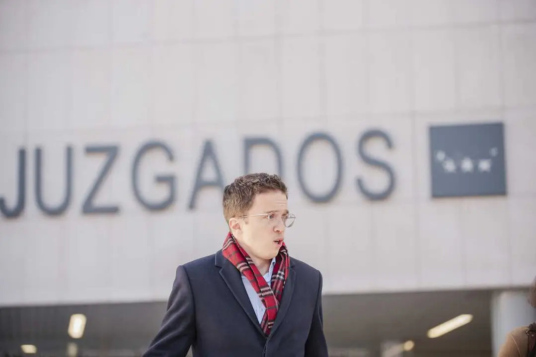 Archivo - El ex portavoz de Sumar en el Congreso I&ntilde;igo Errej&oacute;n sale de declarar en los juzgados de Plaza de Castilla, a 16 de enero de 2025, en Madrid (Espa&ntilde;a). El juez que investiga al exportavoz parlamentario de Sumar &Iacute;&ntilde;igo Errej&oacute;n por un presunto delit