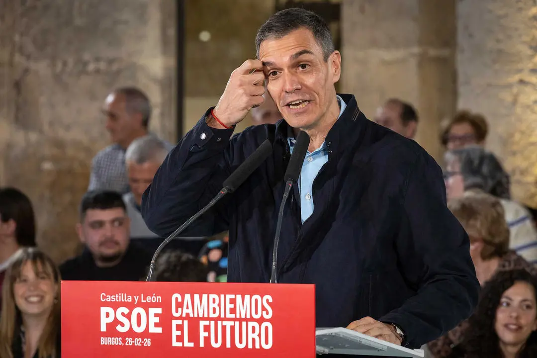 El presidente del gobierno, Pedro S&aacute;nchez, interviene durante un acto de inicio de campa&ntilde;a electoral, a 26 de febrero de 2026, en Burgos, Castilla y Le&oacute;n (Espa&ntilde;a).