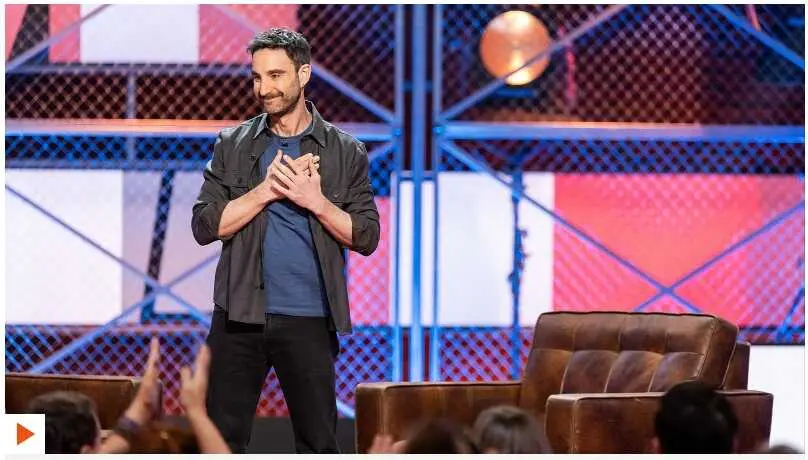 Dani Rovira, durante el estreno de Al margen de todo en La 1.