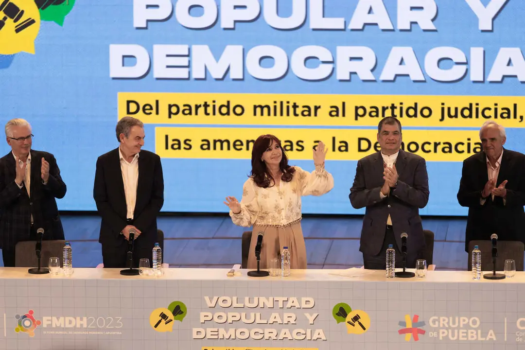 The Grupo Puebla held an international meeting to support Cristina Fernandez de Kirchner in the framework of the 3rd. World Forum on Human Rights. The meeting was called ''Popular Will and Democracy: From the Military Party to the Judicial Party, Threats to Democracy.''