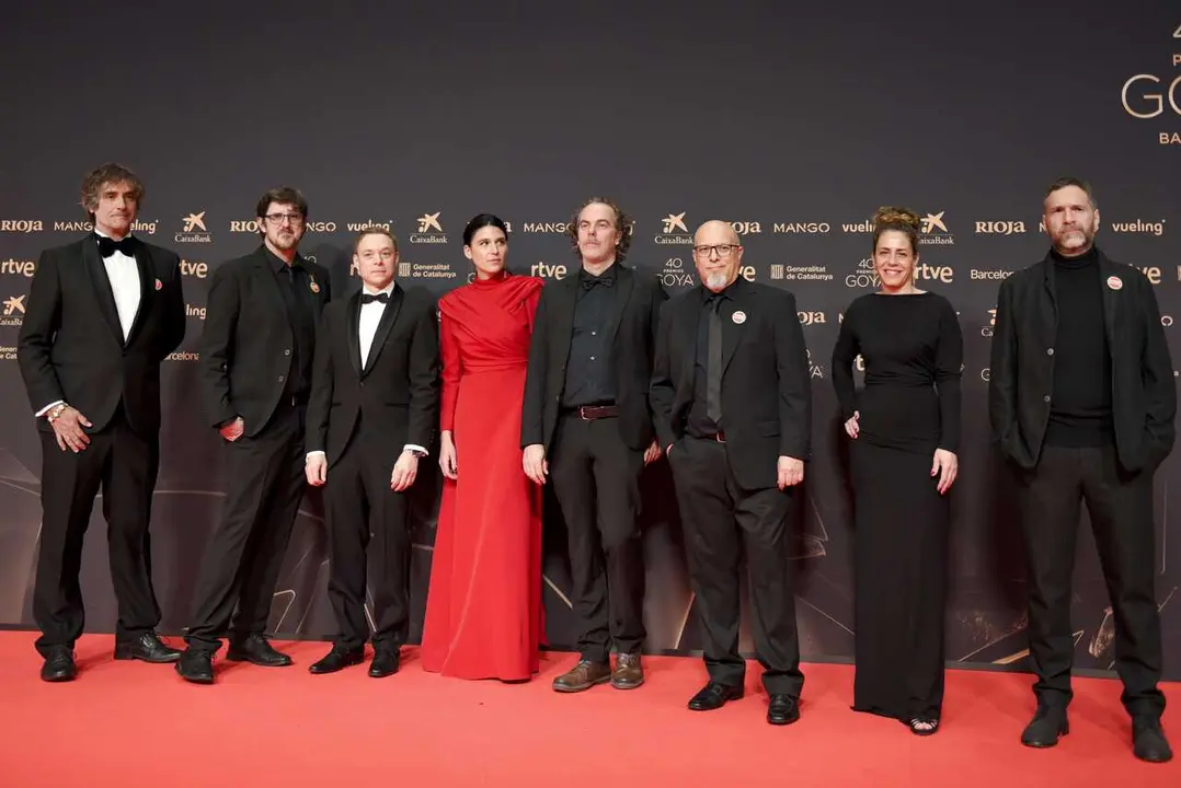 El equipo de la pel&iacute;cula 'Los tigres' posa en la alfombra roja de la 40&ordm; edici&oacute;n de los Premios Goya, en el Auditori del Centre de Convencions Internacionals, a 28 de febrero de 2026, en Barcelona, Catalu&ntilde;a (Espa&ntilde;a). Los galardones son otorgados de manera