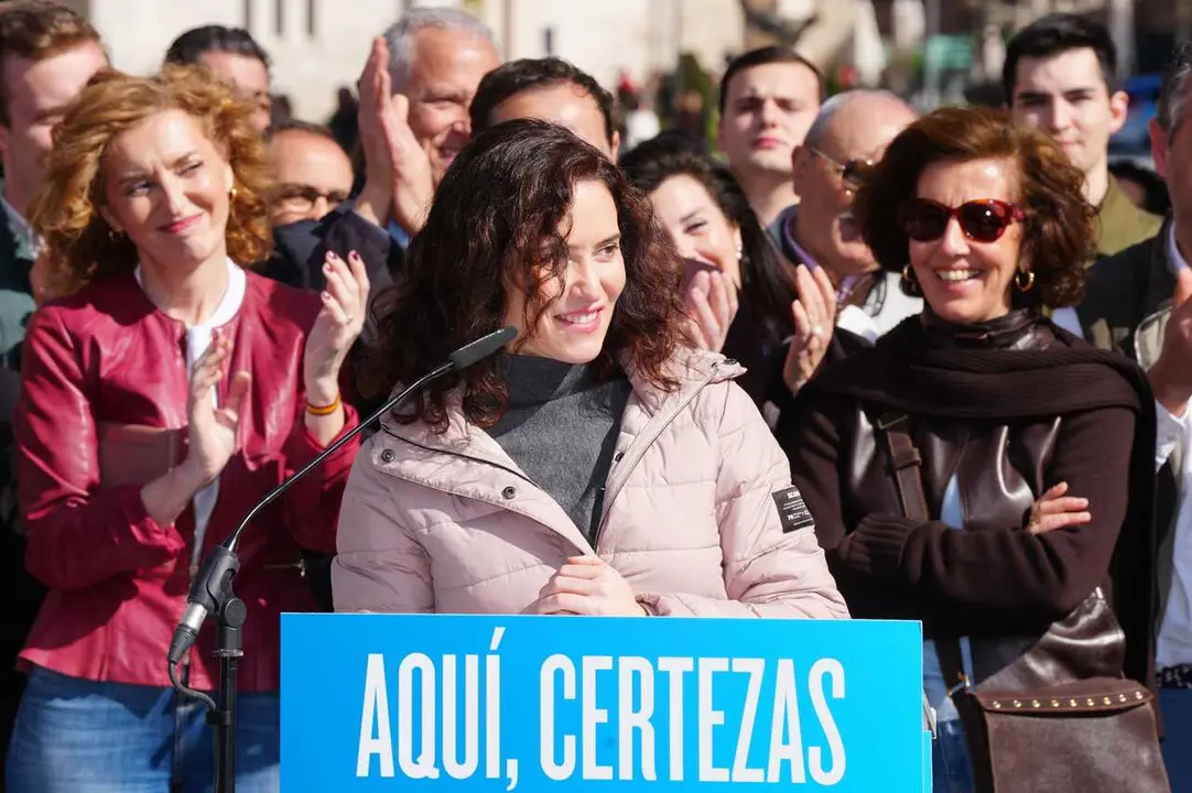 La presidenta de la Comunidad de Madrid y del PP madrile&ntilde;o, Isabel D&iacute;az Ayuso, participa en un acto de partido del PP, en la plaza de Portugalete, a 1 de marzo de 2026, en Valladolid, Castilla Le&oacute;n (Espa&ntilde;a). La presidenta de la Comunidad de Madrid, Isabel