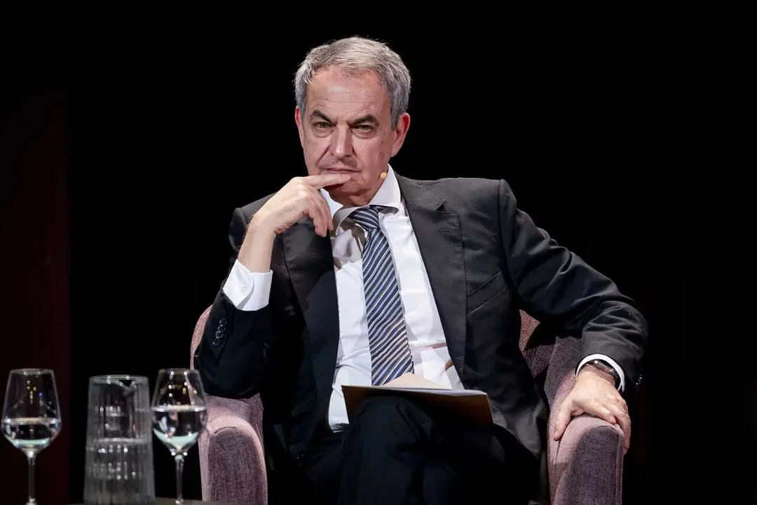 El expresidente del Gobierno Jos&eacute; Luis Rodr&iacute;guez Zapatero interviene durante la presentaci&oacute;n del libro 'Las huellas de la Transici&oacute;n. 50 a&ntilde;os de cambio y conflicto en democracia', en el Ateneo de Madrid, a 3 de febrero de 2026, en Madrid (Espa&ntilde;a). 