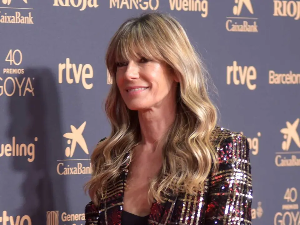 La esposa del presidente del gobierno Bego&ntilde;a G&oacute;mez en la alfombra roja de la 40&ordm; edici&oacute;n de los Premios Goya, en el Auditori del Centre de Convencions Internacionals, a 28 de febrero de 2026, en Barcelona, Catalu&ntilde;a (Espa&ntilde;a). Los galardones son otorgados de manera anual por la Academia de las Artes y las Ciencias Cinematogr&aacute;ficas de Espa&ntilde;a (AACCE) con el objetivo de premiar a los mejores profesionales en cada una de las distintas especialidades tanto t&eacute;cnicas como creativas del cine espa&ntilde;ol.

Alberto Paredes / Europa Press
28 FEBRERO 2026;ALFOMBRA ROJA;BARCELONA;GOYA;PREMIOS;CINE;
28/2/2026