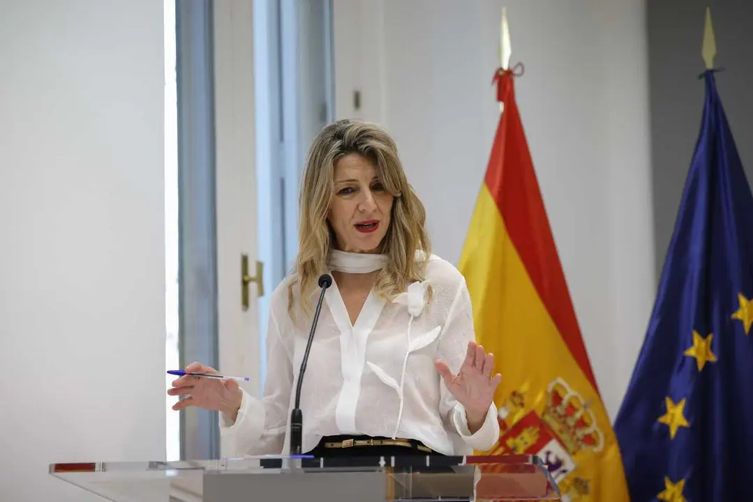La vicepresidenta segunda y ministra de Trabajo y Econom&iacute;a Social, Yolanda D&iacute;az, interviene durante la presentaci&oacute;n del &lsquo;Buz&oacute;n de las personas becarias&rsquo;, en el Ministerio de Juventud e Infancia, a 2 de marzo de 2026, en Madrid (Espa&ntilde;a).