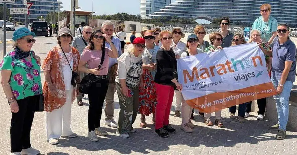 Vecinos de Montilla que permanecen en un hotel de Dub&aacute;i, a la espera de noticias respecto a la apertura del espacio a&eacute;reo para regresar a casa tras la escalada b&eacute;lica en la zona.