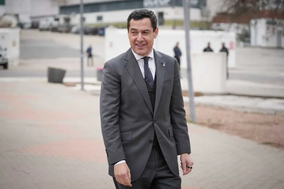 El presidente de la Junta de Andaluc&iacute;a, Juanma Moreno, llegando al Consejo de Gobierno. Imagen de archivo. 