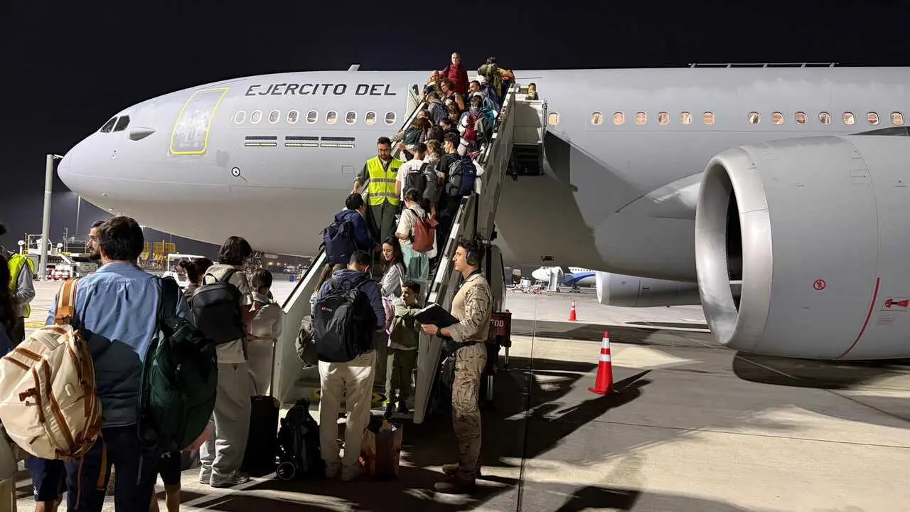 Evacuaci&oacute;n de ciudadanos espa&ntilde;oles en un primer vuelo del Ej&eacute;rcito del Aire desde Om&aacute;n