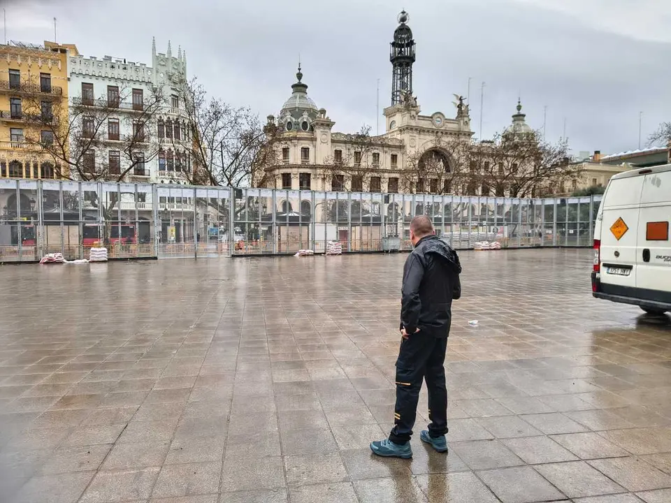 LLuvia en Val&egrave;ncia obliga a suspender la masclet&agrave;