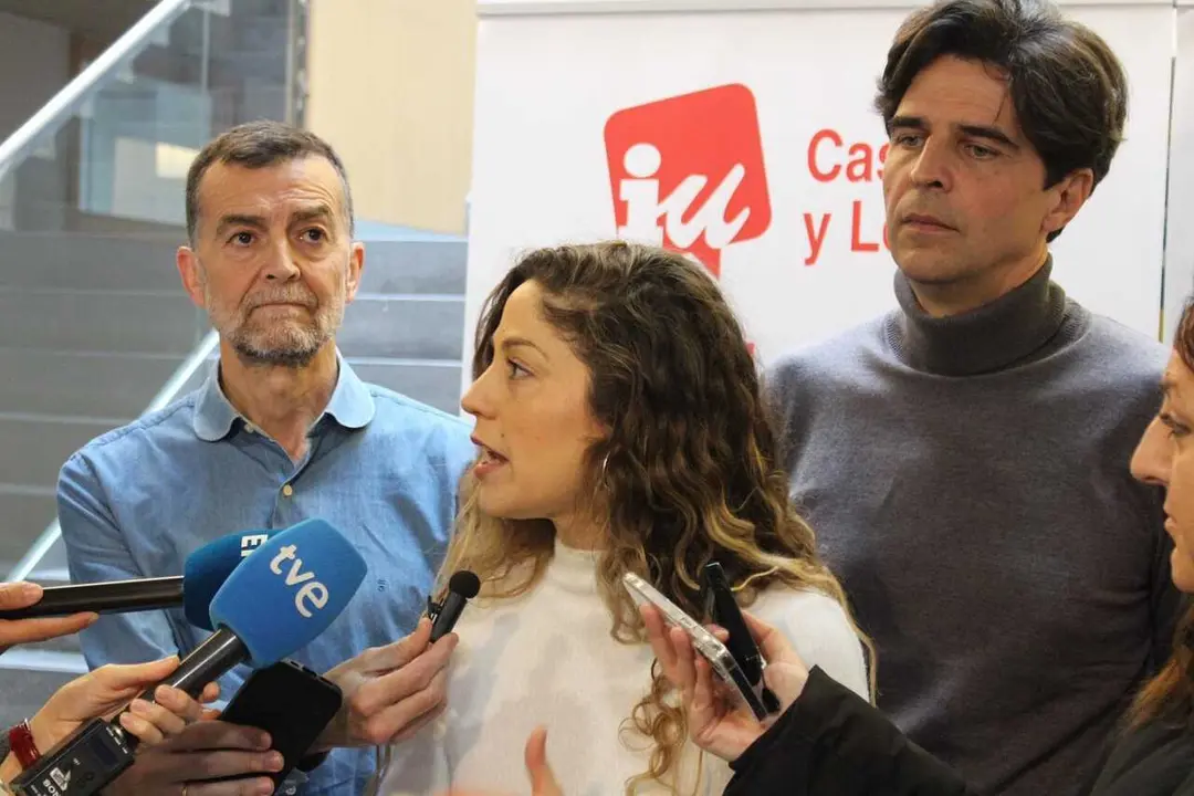 La coordinadora de Movimiento Sumar, Lara Hern&aacute;ndez, antes de participar en un acto electoral en Valladolid.
