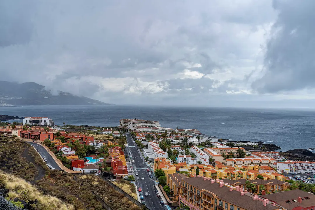 Archivo - Cielos nubosos en La Palma, Santa Cruz de Tenerife, Canarias (Espa&ntilde;a). 