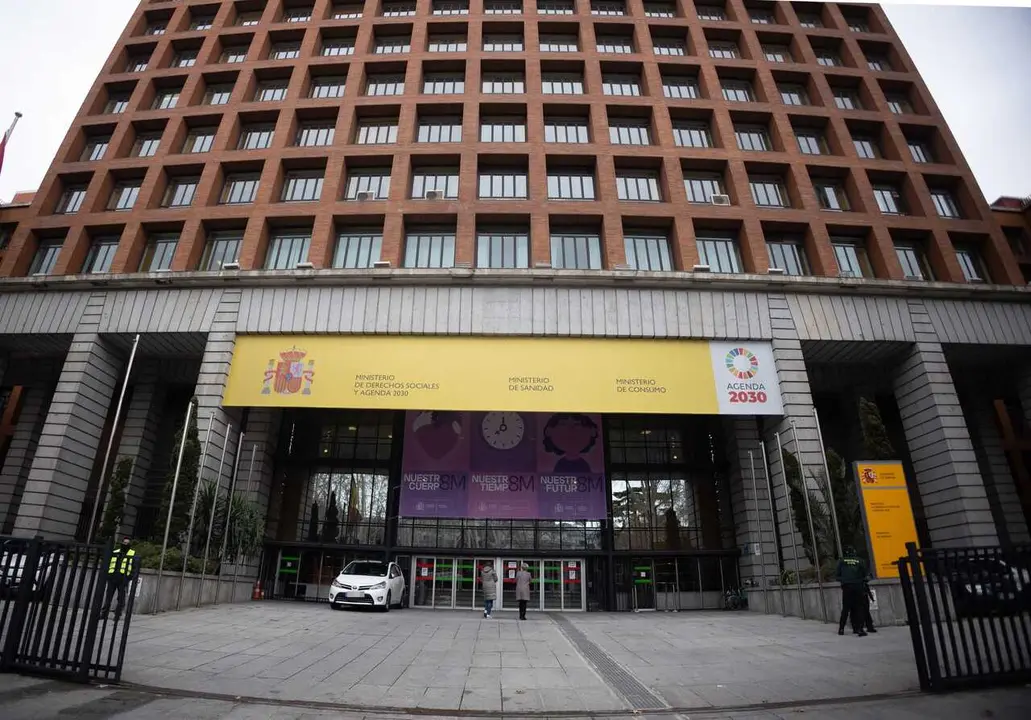 Archivo - Imagen de archivo de la fachada del Ministerio de Sanidad, Juventud e Infancia y Derechos Sociales y Agenda 2030, a 8 de marzo de 2024, en Madrid (Espa&ntilde;a).