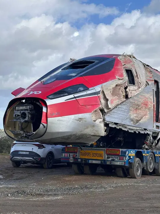 Archivo - Uno de los vagones del Iryo accidentado en Adamuz.