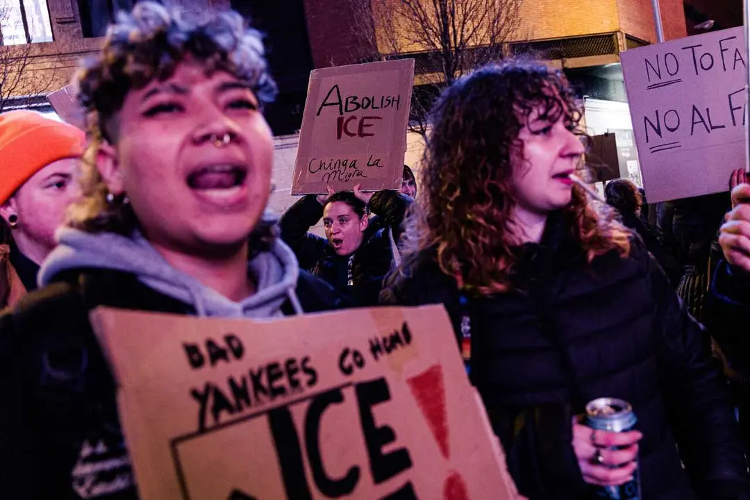 Archivo - Un grupo de personas durante la manifestaci&oacute;n en solidaridad con la huelga general en Minnesota, a 30 de enero de 2026, en Madrid (Espa&ntilde;a).