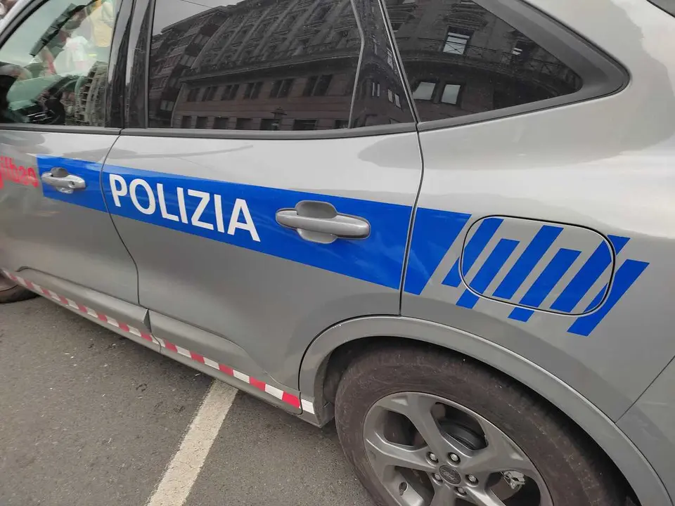 Archivo - Coche patrulla de la Polic&iacute;a Municipal de Bilbao