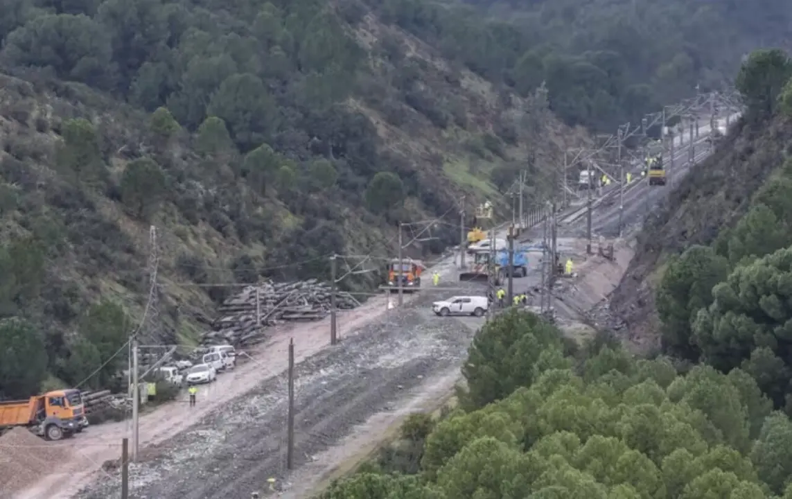 Archivo - Im&aacute;genes de las obra de reparaci&oacute;n de la v&iacute;a en Adamuz tras el siniestro, a 29 de enero de 2026, en C&oacute;rdoba (Andaluc&iacute;a, Espa&ntilde;a).
- Madero Cubero - Europa Press - Archivo
