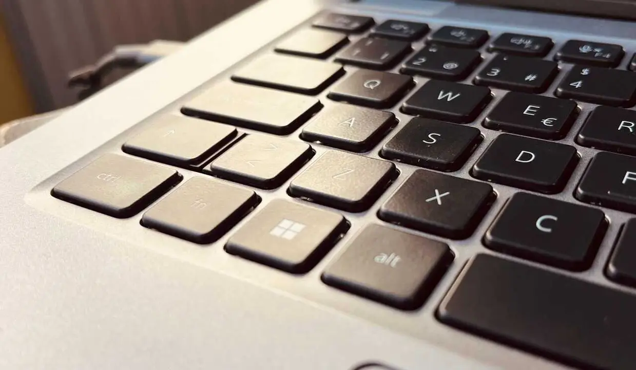 Archivo - Detalle de la tecla Windows en un ordenador port&aacute;til.