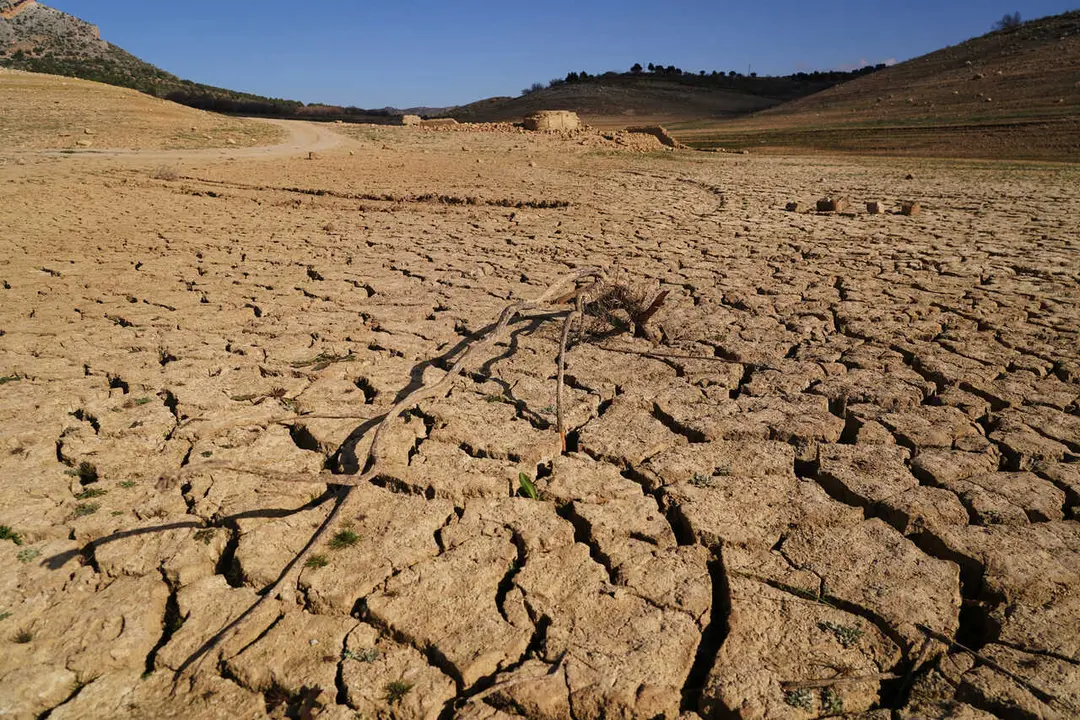 Los restos del antiguo pueblo de Pe&ntilde;arubia han quedado al descubierto por la ausencia de agua en el embalse de Guadalteba a causa de la extrema sequ&iacute;a a 3 de febrero de 2024 en M&aacute;laga, Andaluc&iacute;a.//&Aacute;lex Zea.