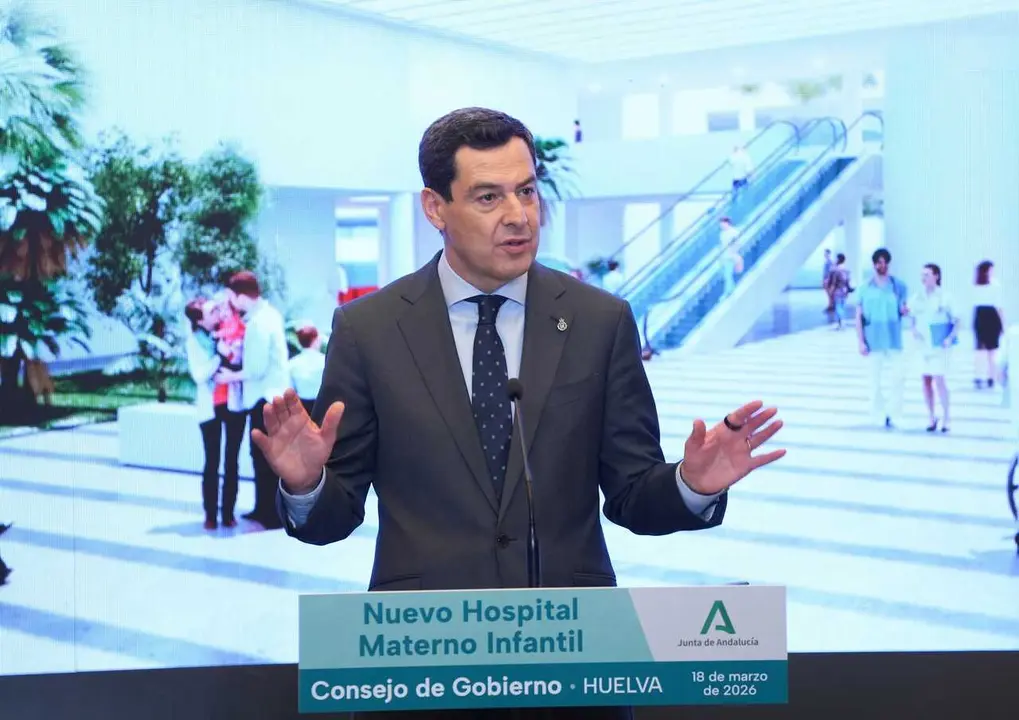 El presidente de la Junta de Andaluc&iacute;a, Juanma Moreno, interviene en el acto oficial de colocaci&oacute;n de la primera piedra del Hospital Materno Infantil del Juan Ram&oacute;n Jim&eacute;nez de Huelva. A 18 de marzo de 2026 en Huelva (Andaluc&iacute;a, Espa&ntilde;a).  