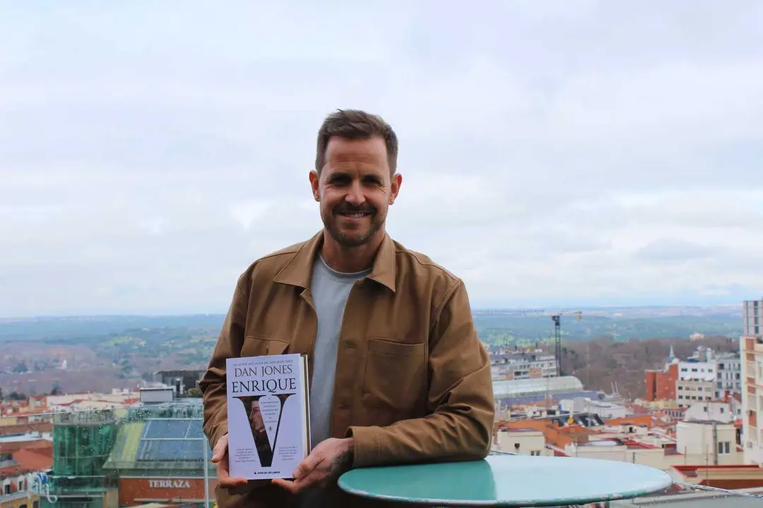 El historiador Dan Jones presenta su biograf&iacute;a 'Enrique V' (&Aacute;tico de los Libros)