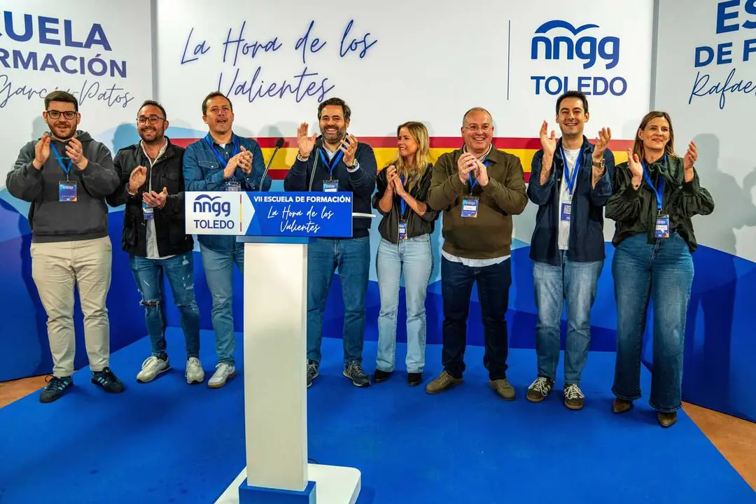 El secretario general del PP, Miguel Tellado; el presidente regional del PP, Paco N&uacute;&ntilde;ez, y el alcalde de Toledo, Carlos Vel&aacute;zquez, entre otros, en Layos.