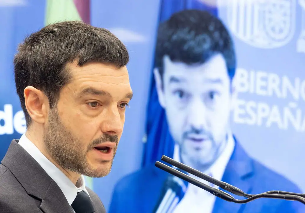 Archivo - El ministro de Derechos Sociales, Consumo y Agenda 2030, Pablo Bustinduy