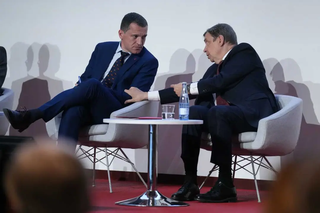 El conseller de Agricultura, Ganader&iacute;a, Pesca y Alimentaci&oacute;n de la Generalitat, &Ograve;scar Ordeig, y el ministro de Agricultura, Pesca y Alimentaci&oacute;n, Luis Planas, durante la inauguraci&oacute;n de la  II Cumbre Agroalimentaria 'Sistemas alimentarios global.es&rsquo;.