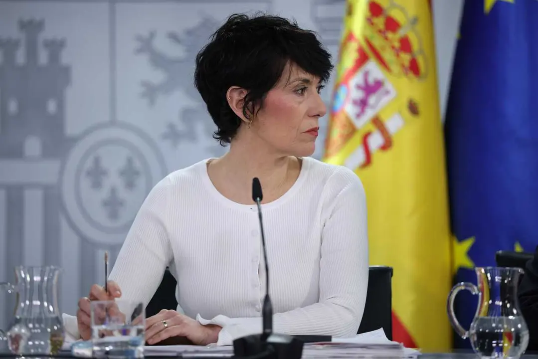 (I-D) La ministra de Inclusi&oacute;n, Seguridad Social y Migraciones, Elma Saiz. 