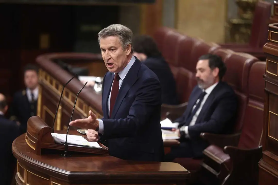 El presidente del Partido Popular, Alberto N&uacute;&ntilde;ez Feij&oacute;o, interviene durante una sesi&oacute;n de control al Gobierno, en el Congreso, a 25 de marzo de 2026, en Madrid (Espa&ntilde;a).