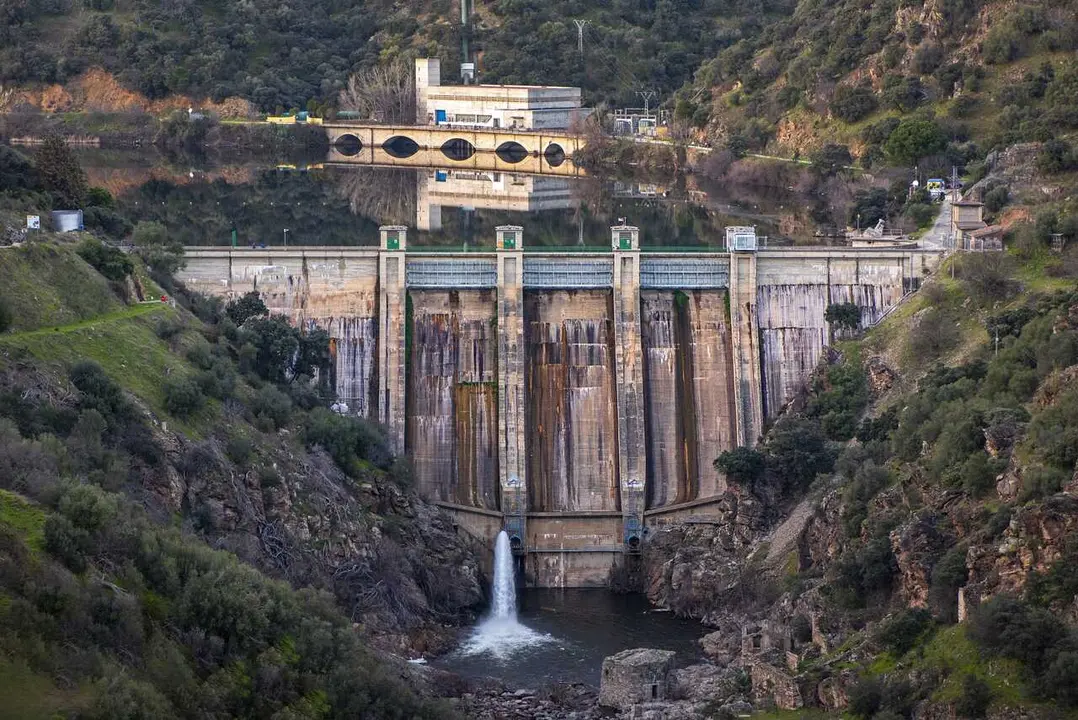 Archivo - Embalse y presa de Picadas, a 22 de febrero de 2026, en Aldea del Fresno, Madrid (Espa&ntilde;a). 