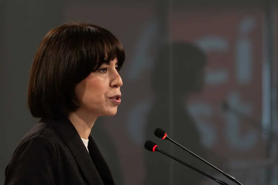 Archivo - La ministra de Ciencia, Innovaci&oacute;n y Universidades y secretaria general del PSPV-PSOE, Diana Morant, atiende a los medios de comunicaci&oacute;n en la sede del PSPV-PSOE. 