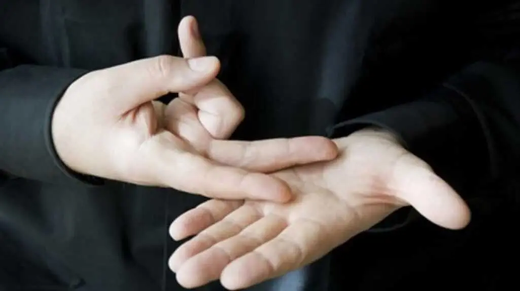 Archivo - Imagen de recurso del lenguaje de signos