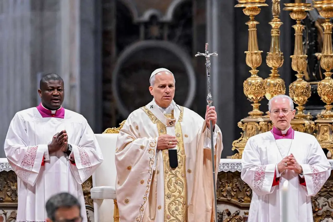 02 April 2026, Vatican, Vatican City: Pope Leo XIV celebrates a Chrism Mass in St. Peter's Basilica, as part of the Holy Week celebrations. Photo: Maria Laura Antonelli/AGF via ZUMA Press/dpa