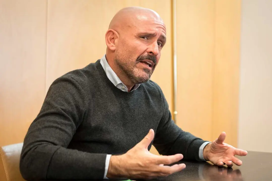 Archivo - El vicesecretario de Educaci&oacute;n e Igualdad del PP, Jaime de los Santos, durante una entrevista para Europa Press, en el Congreso de los Diputados, a 19 de noviembre de 2025, en Madrid (Espa&ntilde;a). 