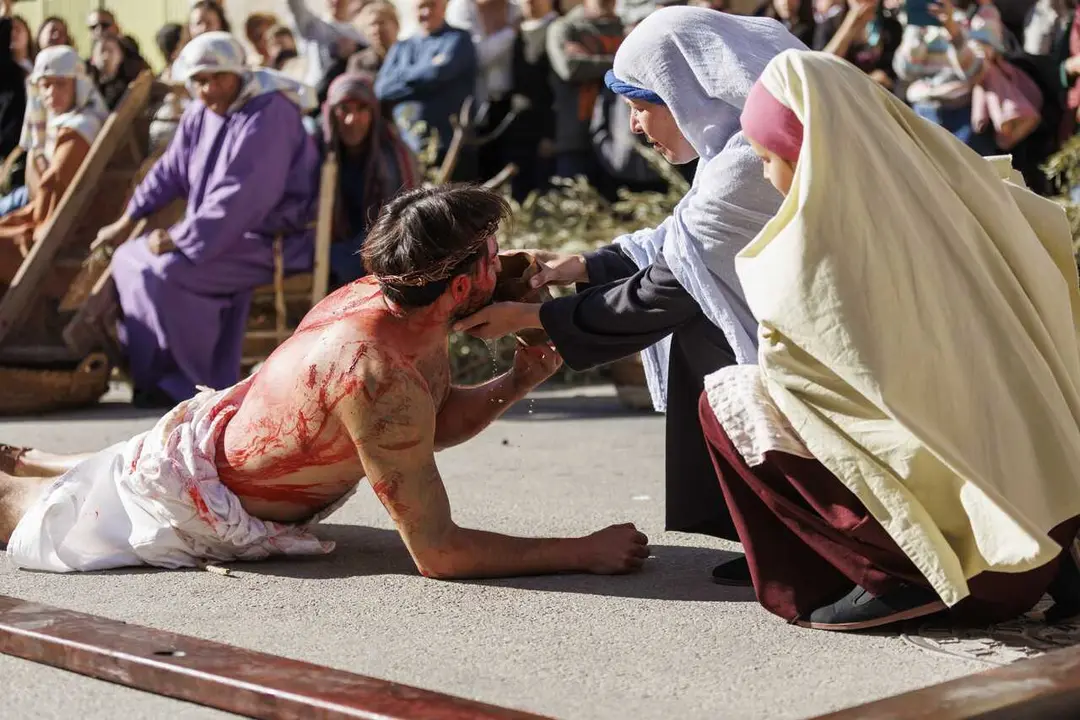 Representaci&oacute;n de la Pasi&oacute;n, Muerte y Resurrecci&oacute;n de Jes&uacute;s en la localidad del altiplano granadino, Cuevas del Campo. A 3 de abril de 2026 en Cuevas del Campo, Granada (Andaluc&iacute;a, Espa&ntilde;a). 
